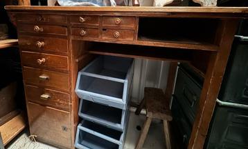 antiek juweliers bureau tafel hoog model beschikbaar voor biedingen