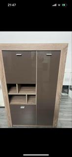 Hoogglans kast met bruine deur - Moderne opberger, Huis en Inrichting, Kasten | Kledingkasten, Ophalen, Overige materialen, Gebruikt