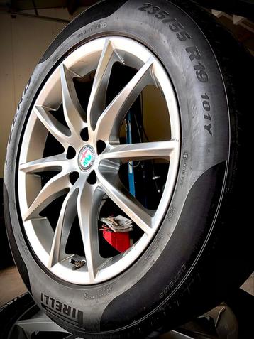 Alfa Romeo 19”Stelvio velgen en Pirelli banden 5x110 beschikbaar voor biedingen