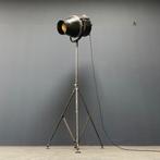 Grote Amerikaanse Klieglight theaterspot op statief oud lamp, Huis en Inrichting, Lampen | Vloerlampen, Ophalen, Gebruikt, -, 200 cm of meer