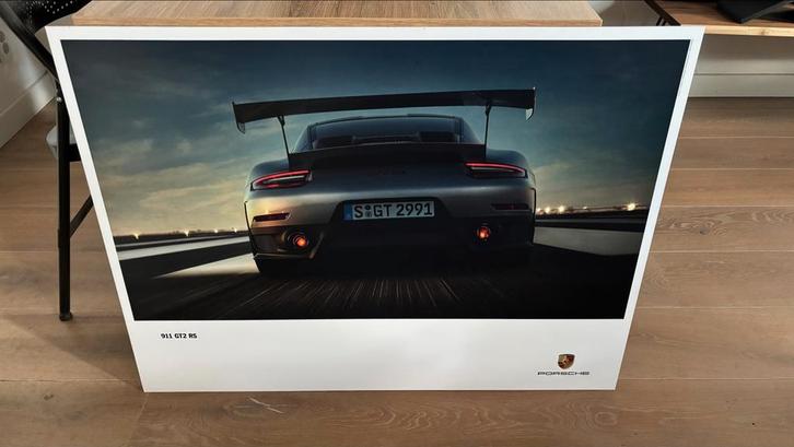 Porsche 911 GT2 Plaat/Poster - Showroom, Huis en Inrichting, Woonaccessoires | Schilderijen, Tekeningen en Foto's, Zo goed als nieuw