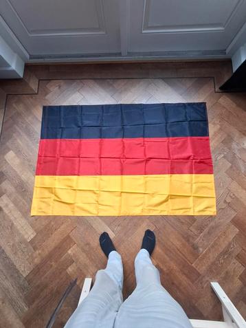 Duitse vlag 150x98cm  beschikbaar voor biedingen