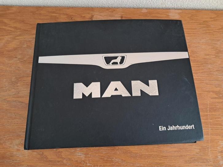 Orginele boek "MAN. Ein Jahrhundert", Verzamelen, Automerken, Motoren en Formule 1, Zo goed als nieuw, Ophalen of Verzenden