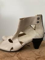 Lisa Tucci aparte schoenen enkellaarsjes creme leer suede 40, Zwart, Zo goed als nieuw, Lisa Tucci, Ophalen of Verzenden