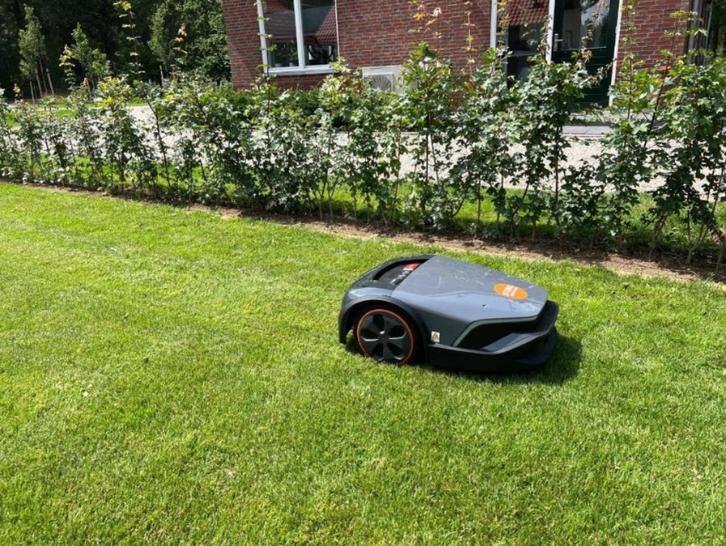 Stihl iMow 7 EVO robotmaaier demo machine, Tuin en Terras, Robotmaaiers, Zo goed als nieuw, Meer dan 25 cm, Met regensensor, Bestuurbaar via app