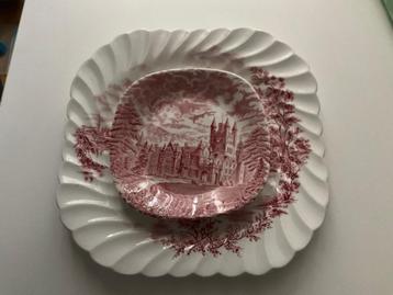 2 porseleinen borden Wedgwood/Johnson Brothers beschikbaar voor biedingen