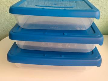 3x Bewaardozen met blauwe deksel. Alleen ophalen  beschikbaar voor biedingen