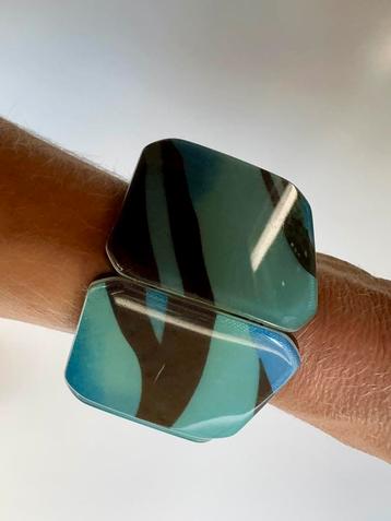 Armband, jaren ‘80, plastic, blauw, turquoise, zwart beschikbaar voor biedingen