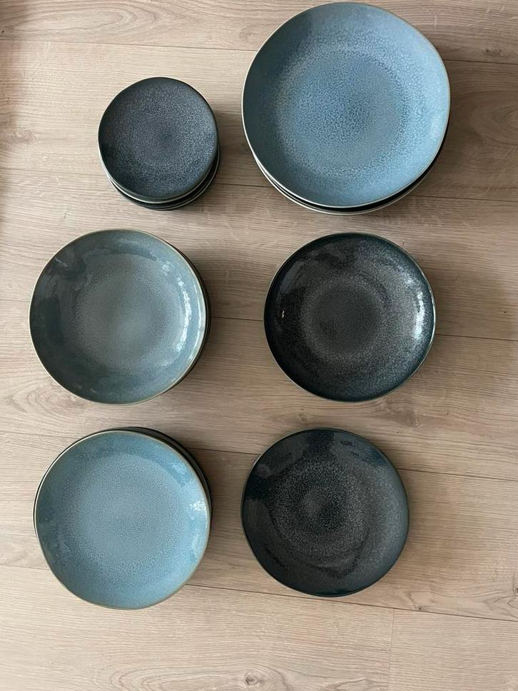 Hema serviesset, Huis en Inrichting, Keuken | Servies, Zo goed als nieuw, Bord(en), Overige stijlen, Aardewerk, Ophalen