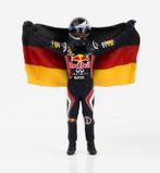 8439: CT067 - Sebastian Vettel - Red Bull - 2011 - With flag, Overige merken, C/ Segorbe 37 – 03206 – Elche – Alicante, Cartrix