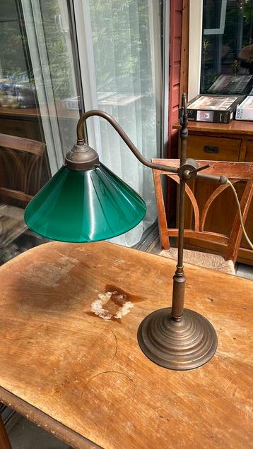Messing tafel of bureaulamp groene glazen kap beschikbaar voor biedingen
