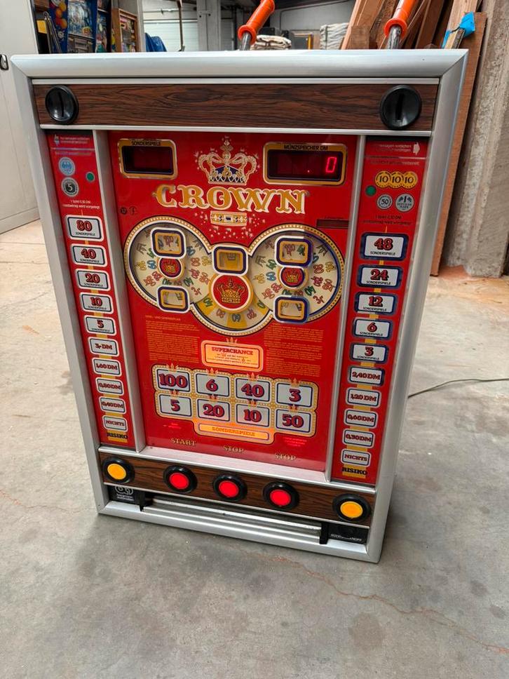 Duitse wandgokkast Crown, Verzamelen, Automaten | Gokkasten en Fruitautomaten, Gebruikt, Overige munten, Ophalen