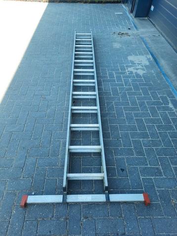 Aluminium ladder 2 delig 12 treden beschikbaar voor biedingen