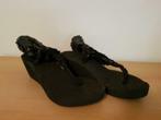 Halfhoge slippers mt37!!, Zwart, Zo goed als nieuw, Sandalen of Muiltjes, Ophalen of Verzenden