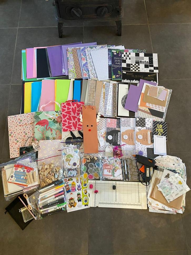 Heel groot knutsel pakket, Hobby en Vrije tijd, Scrapbooking, Zo goed als nieuw, Overige typen, Verzenden