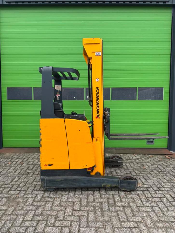 Nette jungheinrich reachtruck inruil koopje, Zakelijke goederen, Machines en Bouw | Heftrucks en Intern transport, Reachtruck
