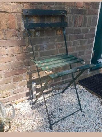 Brocante stoeltje bistro stoeltje bistro tuinset

 beschikbaar voor biedingen