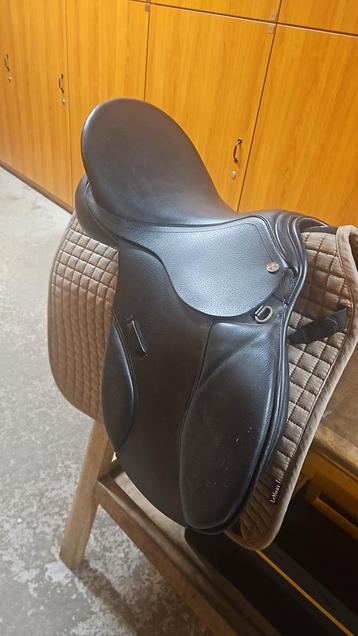 JC veelzijdigheidszadel 17,5/18 inch beschikbaar voor biedingen