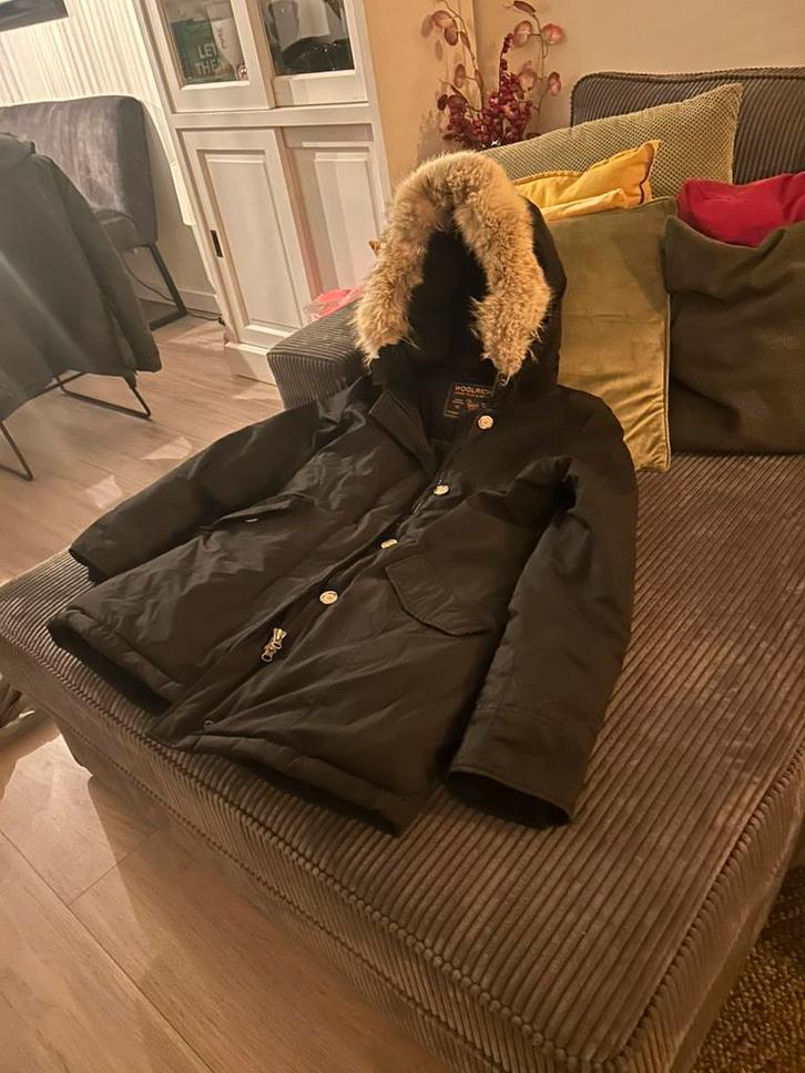 Woolrich donsparka maat L (dames) origineel!, Kleding | Dames, Jassen | Winter, Zo goed als nieuw, Maat 42/44 (L), Zwart, Ophalen of Verzenden