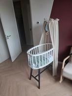 Kidsmill wieg Lars met beddengoed en hemeltje en muziek, Kinderen en Baby's, Babywiegjes en Ledikanten, Ophalen, Zo goed als nieuw