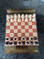 Oude prikbord schaakspel, Hobby en Vrije tijd, Gezelschapsspellen | Bordspellen, Een of twee spelers, Ophalen, Gebruikt, Reisspel
