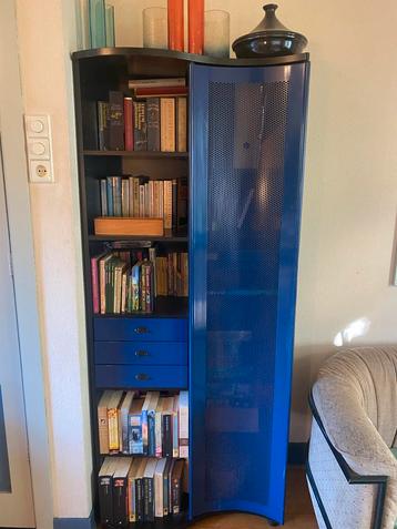 2 Kasten - Boekenkast en Opbergkast beschikbaar voor biedingen