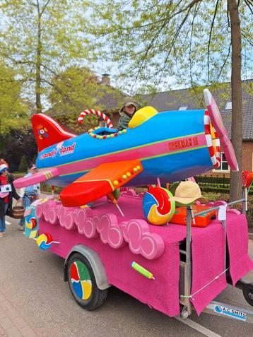 Carnavals wagen beschikbaar voor biedingen