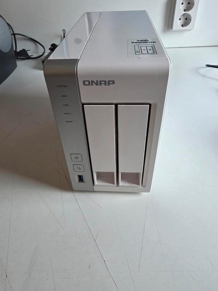 Qnap TS-231 (zonder schijven), Computers en Software, NAS, Gebruikt, Ophalen of Verzenden