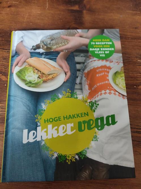 Kookboek Lekker Vega - Hoge Hakken te koop, Boeken, Kookboeken, Zo goed als nieuw, Hoofdgerechten, Overige typen, Europa, Gezond koken