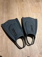 Arena Zoomers maat 40/41.
€22,50 (nieuwprijs 63,95), Watersport en Boten, Ophalen of Verzenden, Zo goed als nieuw, Zwem- of Duikvliezen