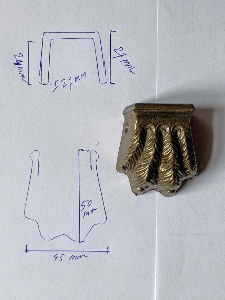2x leeuwenpoot (1x groot + 1x klein) voor antieke meubels, Antiek en Kunst, Curiosa en Brocante, Ophalen of Verzenden