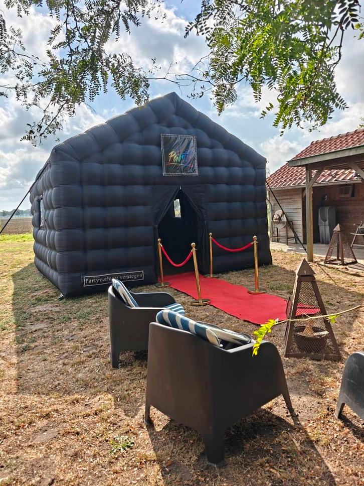 Te Huur: Opblaasbare Partytent / Opblaasbare Nightclub, Hobby en Vrije tijd, Feestartikelen | Verhuur, Nieuw, Verjaardag, Ophalen