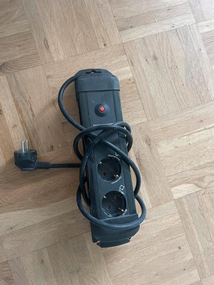 Handson wissel Stekkerdoos 2-voudig - Wasmachine/Droger, Doe-het-zelf en Verbouw, Elektra en Kabels, Gebruikt, Stopcontact, Ophalen of Verzenden