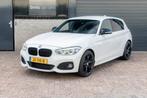 BMW 1-Serie 118i M-pakket 136pk 2016 Wit, 1-Serie, 65 €/maand, 1280 kg, Zwart