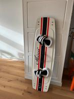 Te koop: Shinn Monk Forever kiteboard - 134 x 42, Watersport en Boten, Kitesurfen, Twintip, Ophalen, Zo goed als nieuw, 4 m² of minder