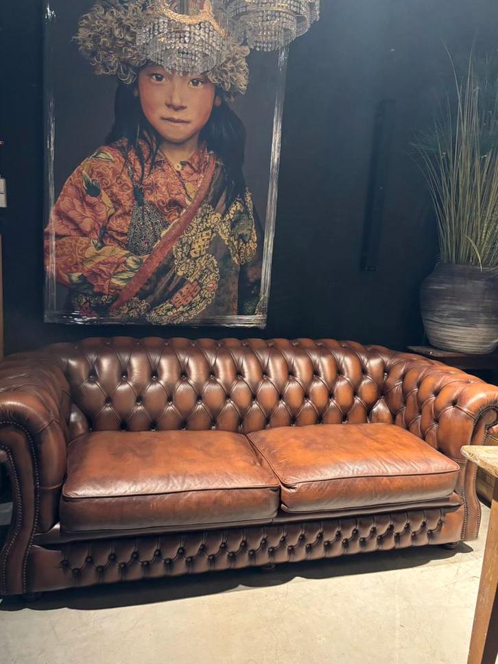 Engelse Chesterfield Springvale Bank Antiekbruin Leer, Huis en Inrichting, Banken | Bankstellen, Zo goed als nieuw, Rechte bank