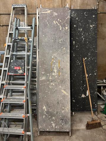 Stijgerplanken gebruikt beschikbaar voor biedingen