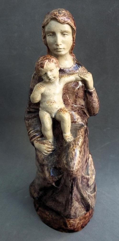 Om 1940 Zittende Maria Madonna Beeld Terraco Draak Beesel, Antiek en Kunst, Antiek | Religie, Ophalen of Verzenden