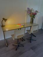 2 Vintage schoolbureaus + stoelen (basisschool), Ophalen, Gebruikt