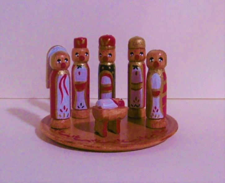 Oud houten kerstgroepje figuren miniaturen popjes poppenhuis, Diversen, Kerst, Verzenden