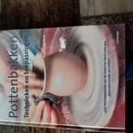 M. Chappelhow - Pottenbakken technieken en toepassingen, Hobby en Vrije tijd, Pottenbakken, Ophalen of Verzenden, Zo goed als nieuw