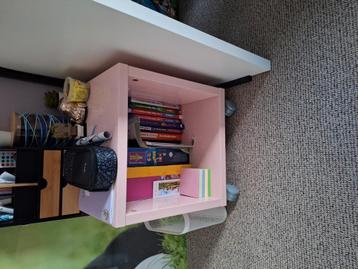 Nachtkastje op wieltjes