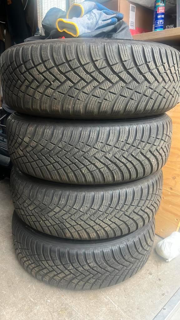 Hankook Winterbanden 205/60/16 met stalen velgen, Auto-onderdelen, Banden en Velgen, Banden en Velgen, Winterbanden, 16 inch, 205 mm