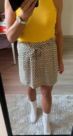 Geel blauw zigzag rokje, Kleding | Dames, Maat 38/40 (M), Geel, Ophalen of Verzenden, Zo goed als nieuw