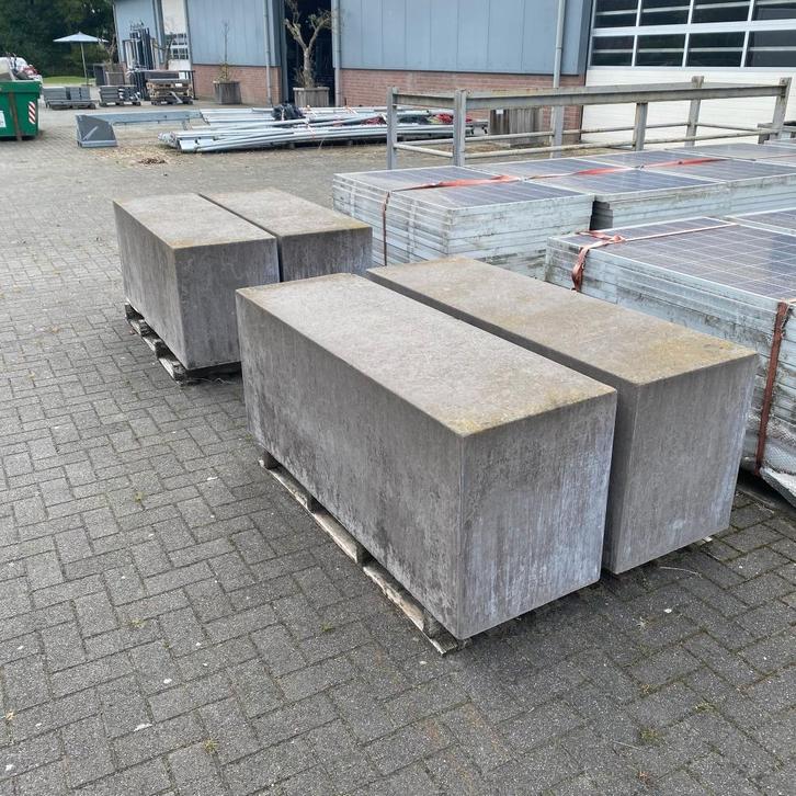 4 Betonblokken 50x150x60 cm – Wegafsluiting / Bouw, Doe-het-zelf en Verbouw, Metselstenen, Zo goed als nieuw, Beton, Ophalen