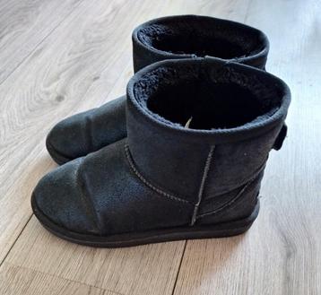 UGG Australia laarzen zwart – maat 38 beschikbaar voor biedingen