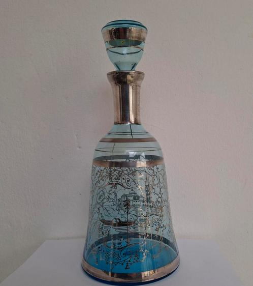Venetiaans blauwglazen karaf met zilveren versiering, Antiek en Kunst, Antiek | Glas en Kristal, Ophalen of Verzenden