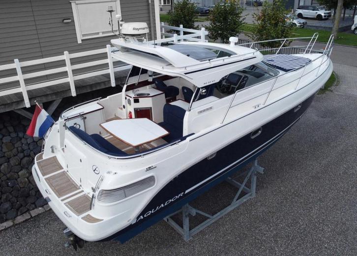 Aquador 33HT sportcruiser 370PK Volvo Nieuw. 5+2slaapplaats, Watersport en Boten, Motorboten en Motorjachten, Gebruikt, Polyester