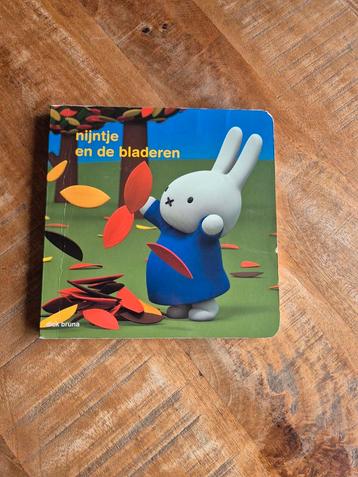 Nijntje en de bladeren - Dick Bruna beschikbaar voor biedingen