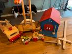 Houten speelgoed divers: Garage, Kraan, Sleepwagen, etc., Kinderen en Baby's, Speelgoed | Houten speelgoed, Ophalen of Verzenden